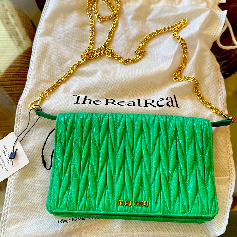 Miu Miu Wallet Chain Clutch in Green